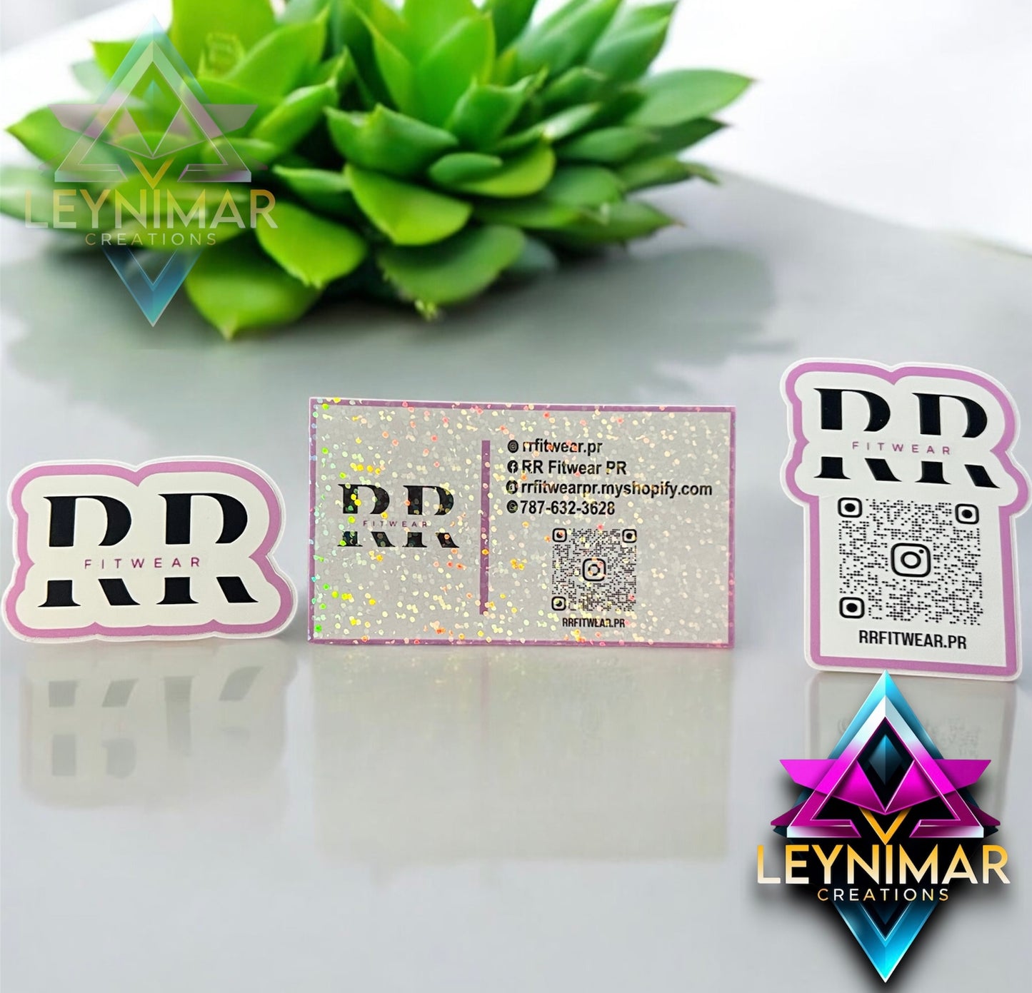 Paquete de Promoción Avanzado 100 tarjetas, 100 stickers QR, 100 stickers logo